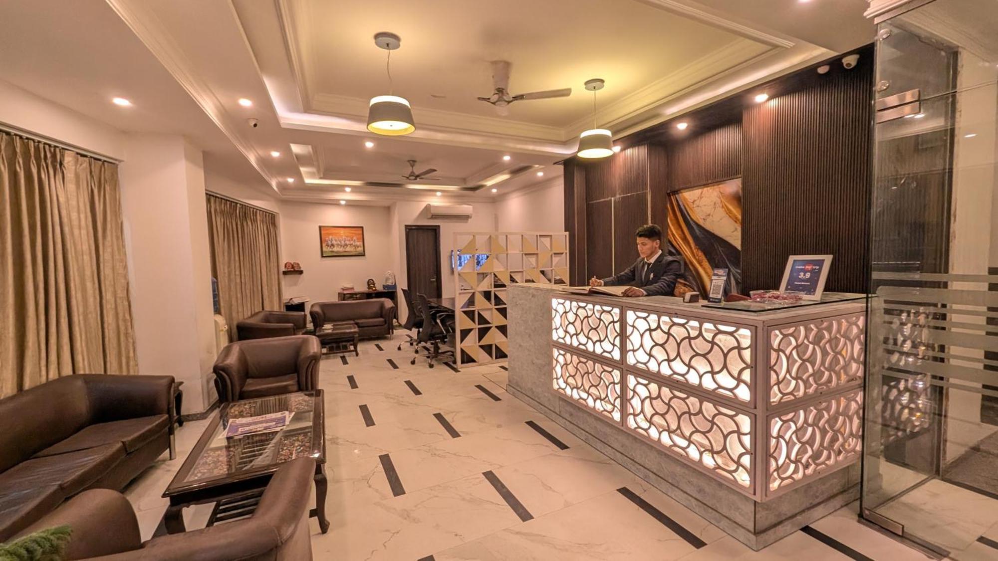 Hotel The Almora By Rs Global Near By Delhi International Airport With - Free Airport Drop Нью-Дели Экстерьер фото
