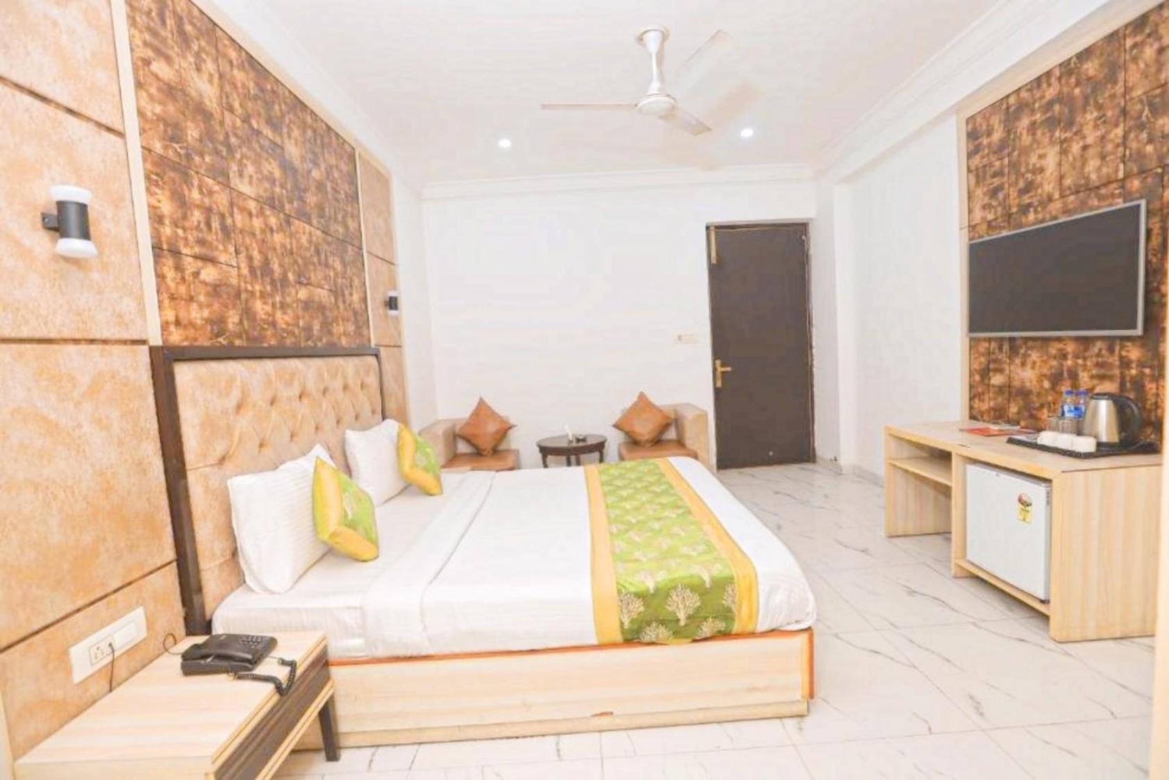 Hotel The Almora By Rs Global Near By Delhi International Airport With - Free Airport Drop Нью-Дели Экстерьер фото
