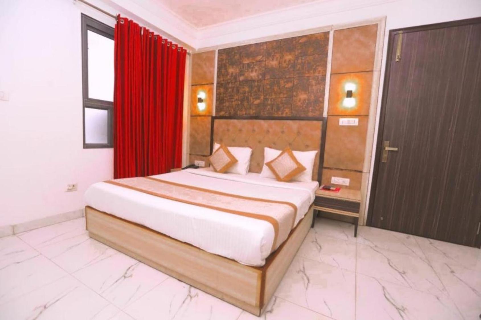 Hotel The Almora By Rs Global Near By Delhi International Airport With - Free Airport Drop Нью-Дели Экстерьер фото