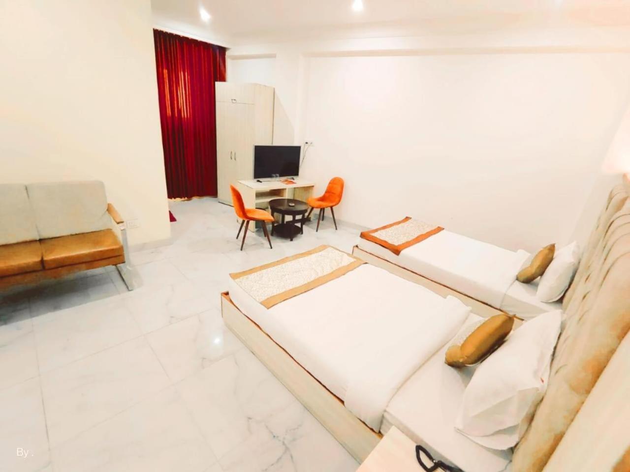 Hotel The Almora By Rs Global Near By Delhi International Airport With - Free Airport Drop Нью-Дели Экстерьер фото