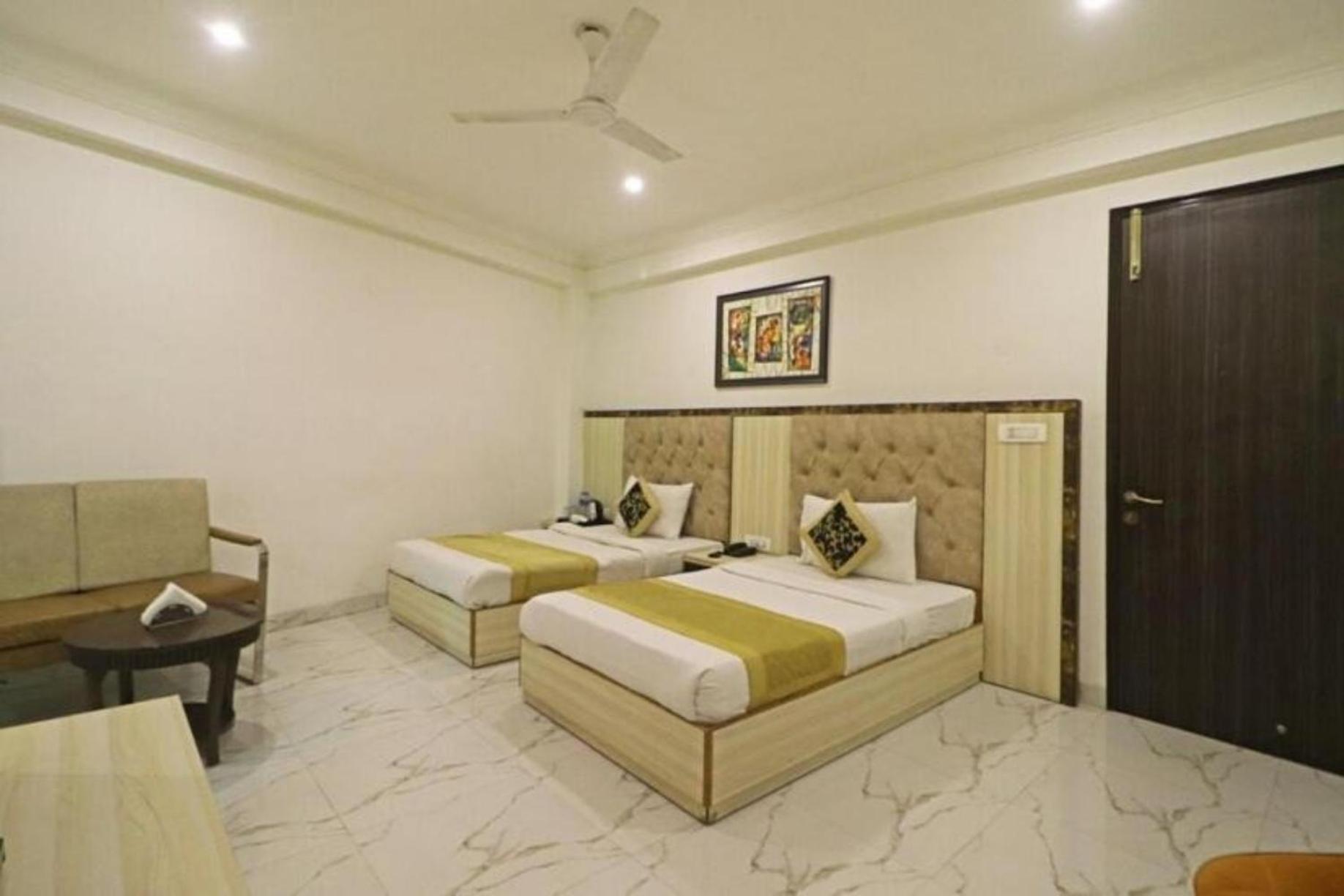 Hotel The Almora By Rs Global Near By Delhi International Airport With - Free Airport Drop Нью-Дели Экстерьер фото